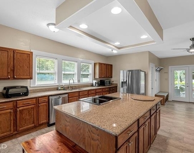 4320 Greenwood Boulevard - Photo Thumbnail 20