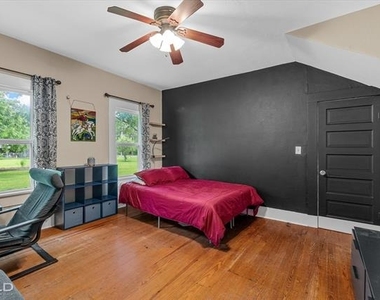 4320 Greenwood Boulevard - Photo Thumbnail 31
