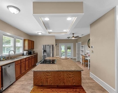 4320 Greenwood Boulevard - Photo Thumbnail 21