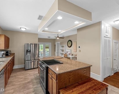 4320 Greenwood Boulevard - Photo Thumbnail 22