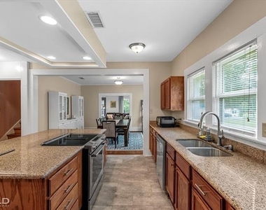 4320 Greenwood Boulevard - Photo Thumbnail 25