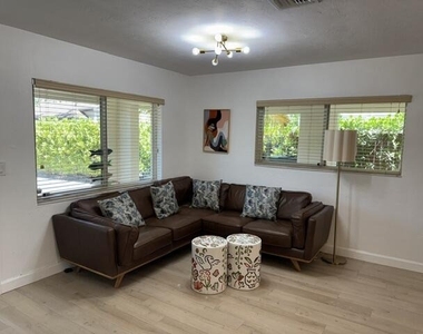 632 Sw 8th Avenue - Photo Thumbnail 2