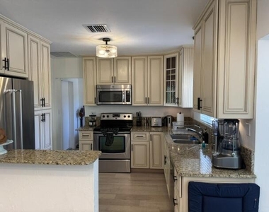 632 Sw 8th Avenue - Photo Thumbnail 5