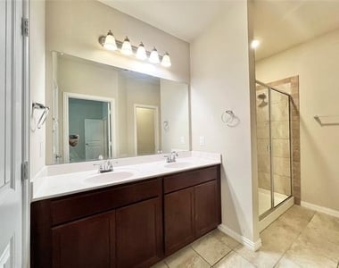 215 Clark Drive - Photo Thumbnail 12