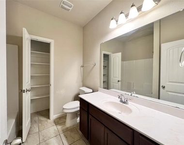 215 Clark Drive - Photo Thumbnail 17