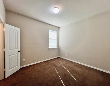 215 Clark Drive - Photo Thumbnail 24