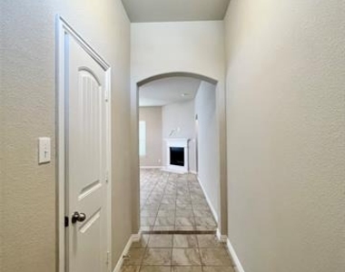 215 Clark Drive - Photo Thumbnail 3