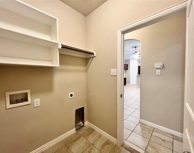 215 Clark Drive - Photo Thumbnail 9