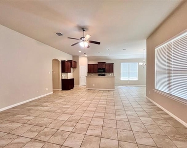 215 Clark Drive - Photo Thumbnail 5