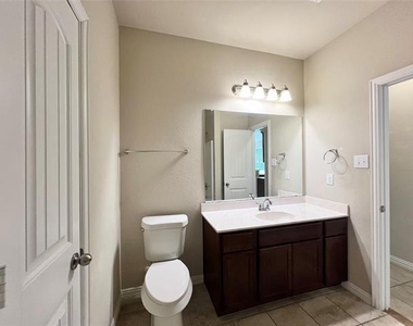 215 Clark Drive - Photo Thumbnail 18