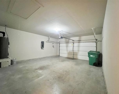 215 Clark Drive - Photo Thumbnail 26
