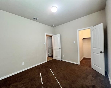 215 Clark Drive - Photo Thumbnail 25