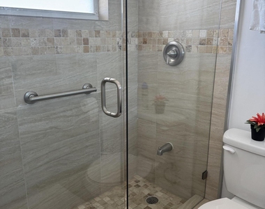 201 N Ocean Boulevard - Photo Thumbnail 2