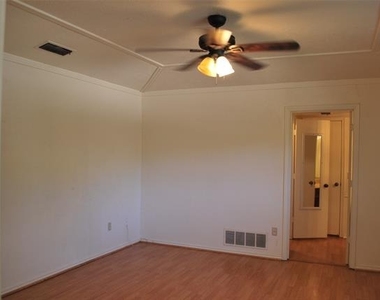 1416 Sandy Creek Drive - Photo Thumbnail 27