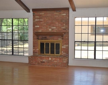 1416 Sandy Creek Drive - Photo Thumbnail 3