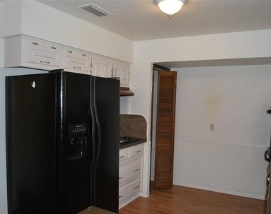1416 Sandy Creek Drive - Photo Thumbnail 6