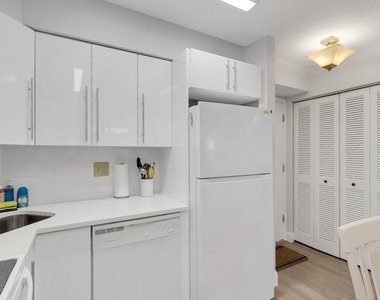 2400 S Ocean Drive - Photo Thumbnail 4