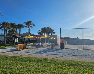 2400 S Ocean Drive - Photo Thumbnail 32