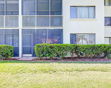 2400 S Ocean Drive - Photo Thumbnail 23