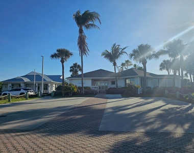 2400 S Ocean Drive - Photo Thumbnail 33