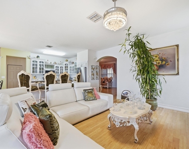 4681 Sw 131st Terrace - Photo Thumbnail 8
