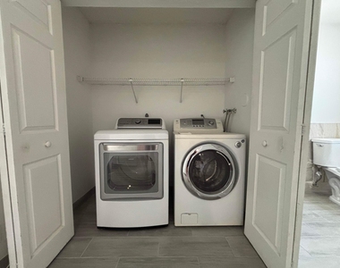 11401 Nw 45th Street - Photo Thumbnail 4