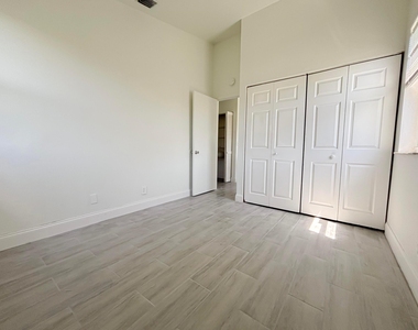 11401 Nw 45th Street - Photo Thumbnail 12