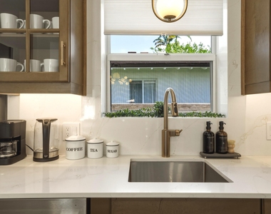 610 Ne 16th Terrace - Photo Thumbnail 12