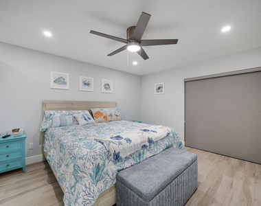 1637 Ne Nautical Place - Photo Thumbnail 22