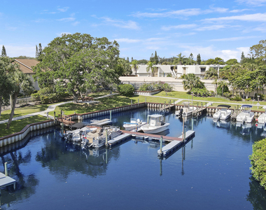1637 Ne Nautical Place - Photo Thumbnail 6