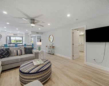 1637 Ne Nautical Place - Photo Thumbnail 20