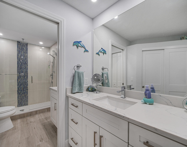1637 Ne Nautical Place - Photo Thumbnail 23