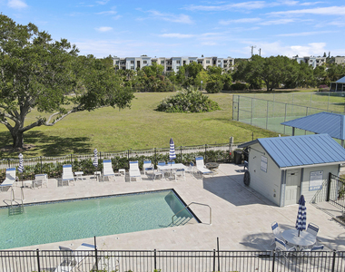 1637 Ne Nautical Place - Photo Thumbnail 7