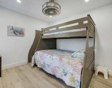 1637 Ne Nautical Place - Photo Thumbnail 11