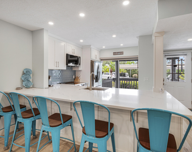 1637 Ne Nautical Place - Photo Thumbnail 18