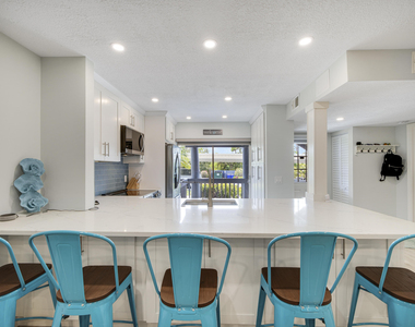 1637 Ne Nautical Place - Photo Thumbnail 17