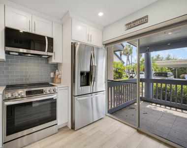 1637 Ne Nautical Place - Photo Thumbnail 14