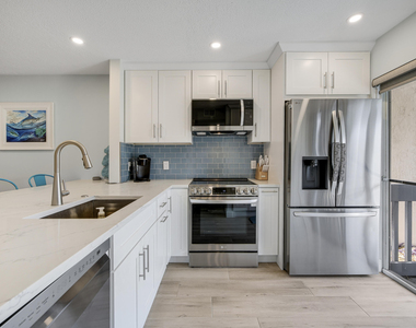 1637 Ne Nautical Place - Photo Thumbnail 13