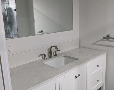 11930 N Bayshore Drive - Photo Thumbnail 4