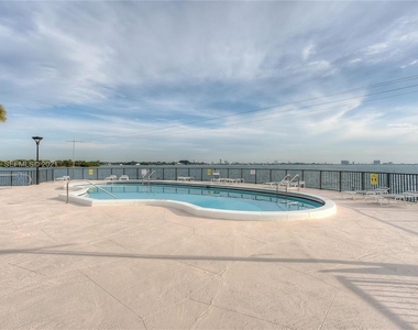 11930 N Bayshore Drive - Photo Thumbnail 12