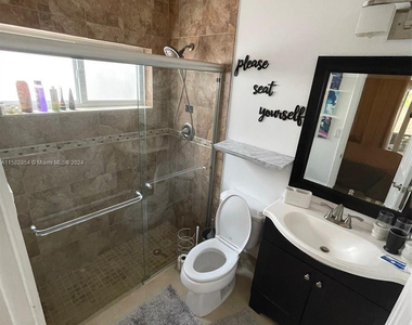 4920 Sw 27th Avenue - Photo Thumbnail 9