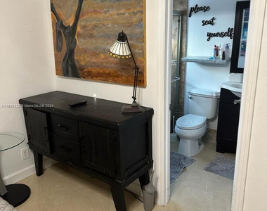 4920 Sw 27th Avenue - Photo Thumbnail 8
