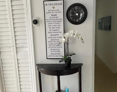 4920 Sw 27th Avenue - Photo Thumbnail 1