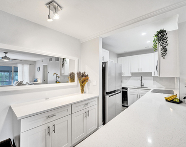 3040 Ne 16th Avenue - Photo Thumbnail 3
