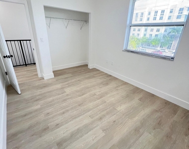 720 Nw 61st Street - Photo Thumbnail 18