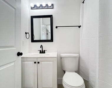 720 Nw 61st Street - Photo Thumbnail 2