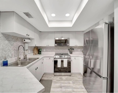 2125 Se 10th Avenue - Photo Thumbnail 11