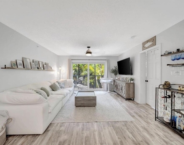 2125 Se 10th Avenue - Photo Thumbnail 7