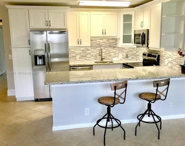 86 Mansfield C - Photo Thumbnail 1
