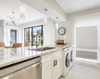 512 Brackenwood Place - Photo Thumbnail 5